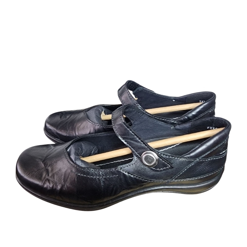 Nordstrom shoes by Romika, Cassie Leather Mary Janes US size 8. NEW In BOX.